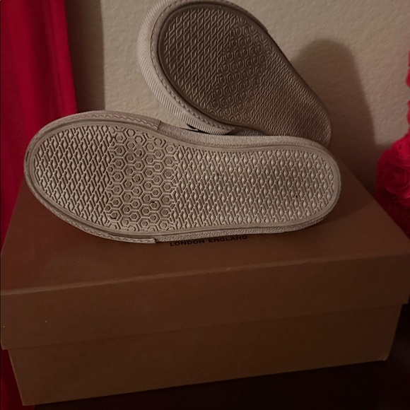 Burberry Kids 34 Unisex Mini Larkhall Low Top Sneaker Black and White. - Picture 8 of 11